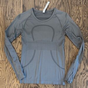 Women's Gray Long Sleeve Top size 4